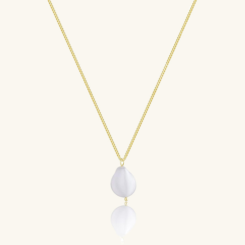 Oval Pearl Pendant Necklace