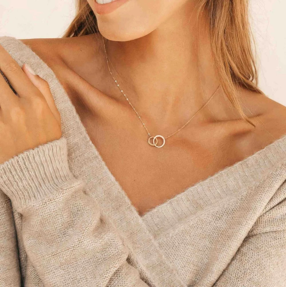 Dainty Double Circle Pendant Necklace - Wrenlee