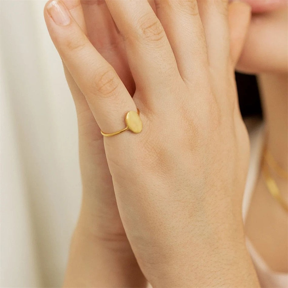 Oval Dainty Costume Ring - Wrenlee