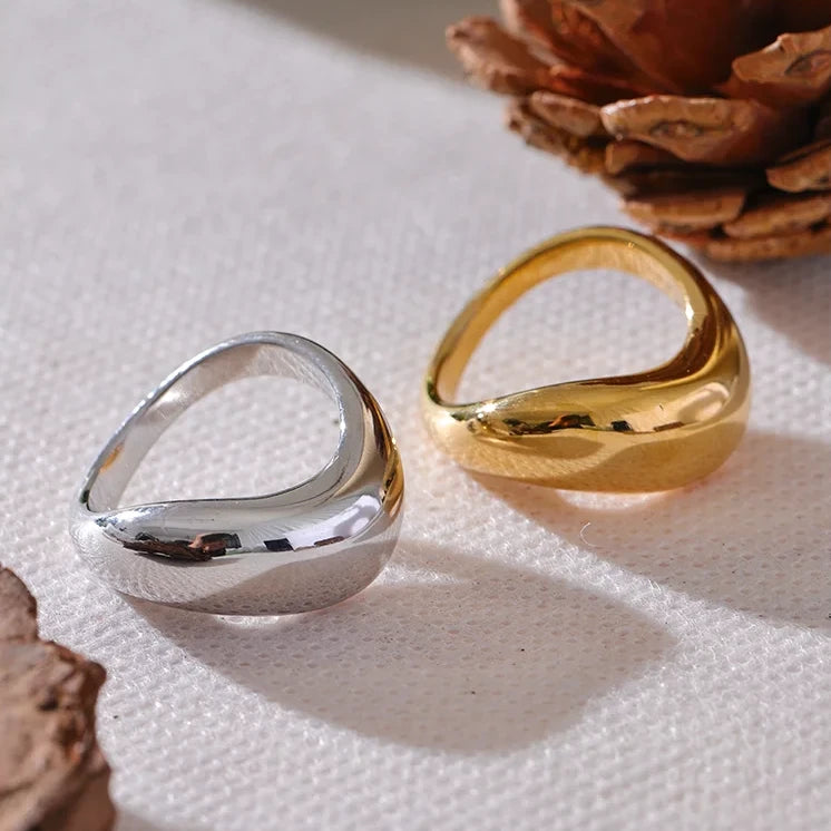 Minimalist Geometric Ring