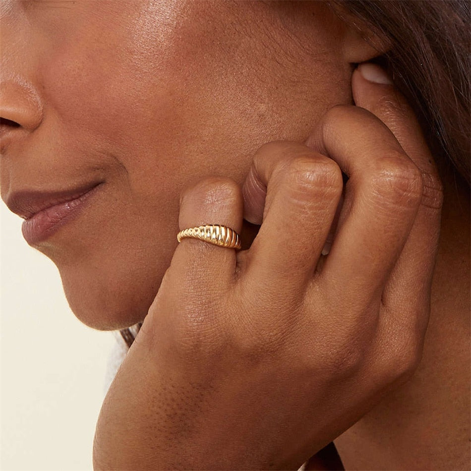 Texture Tail Classic Ring - Wrenlee