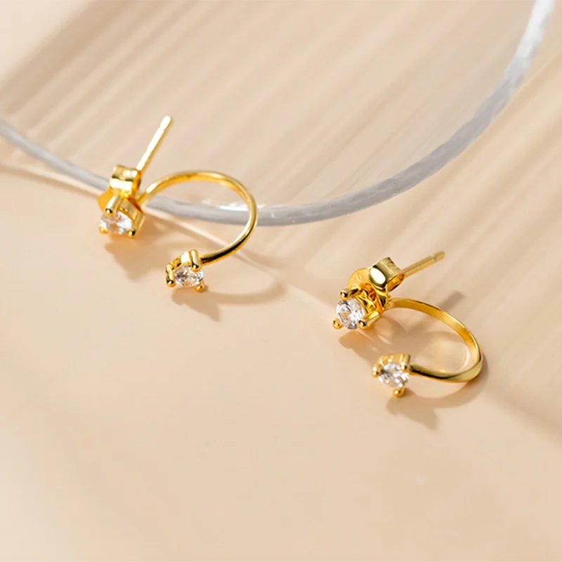 Round Diamond Stud Earrings