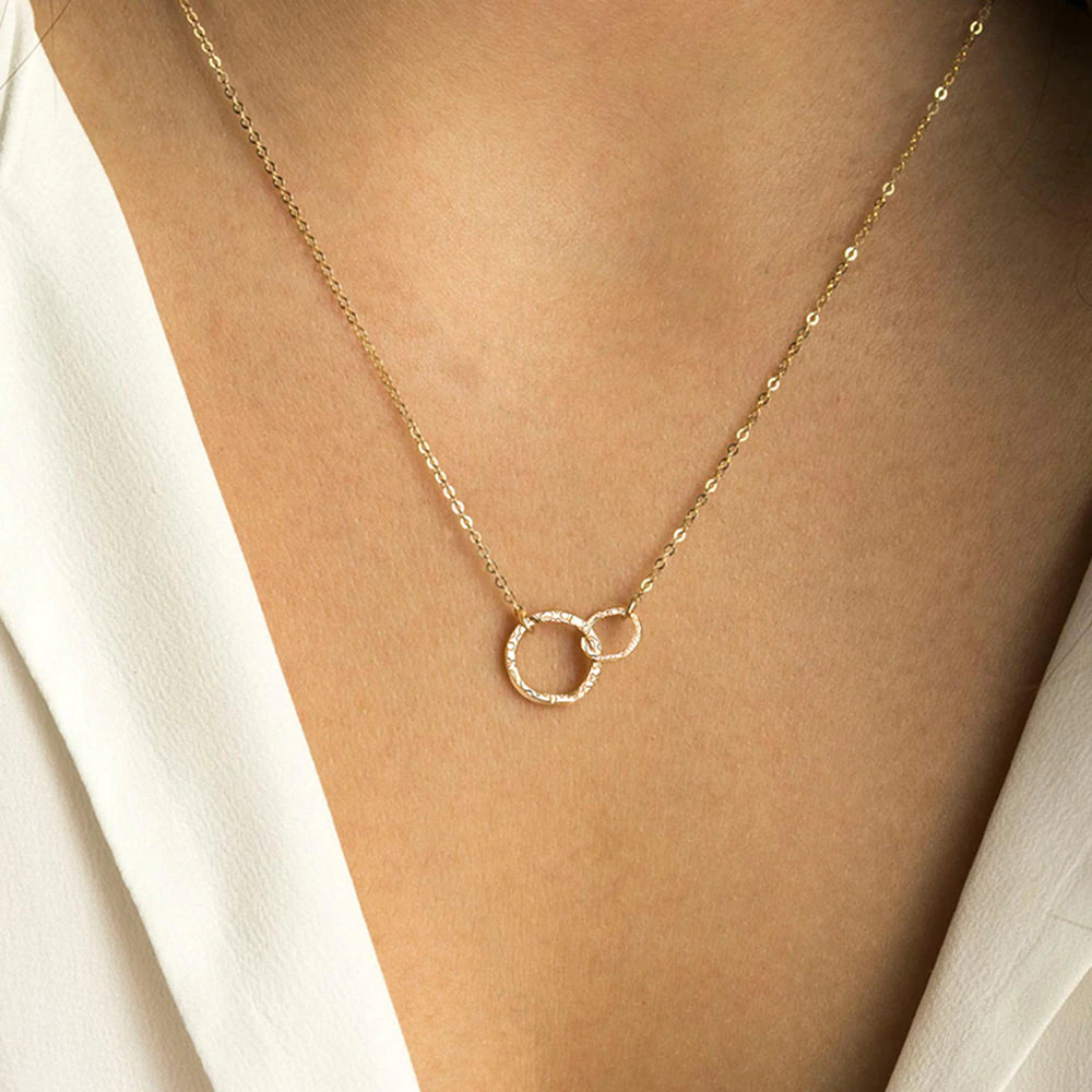 Dainty Double Circle Pendant Necklace - Wrenlee