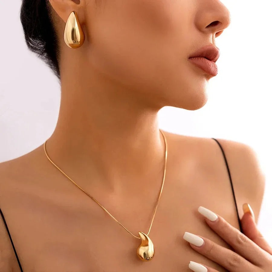 Nisa's Teardrop Earrings
