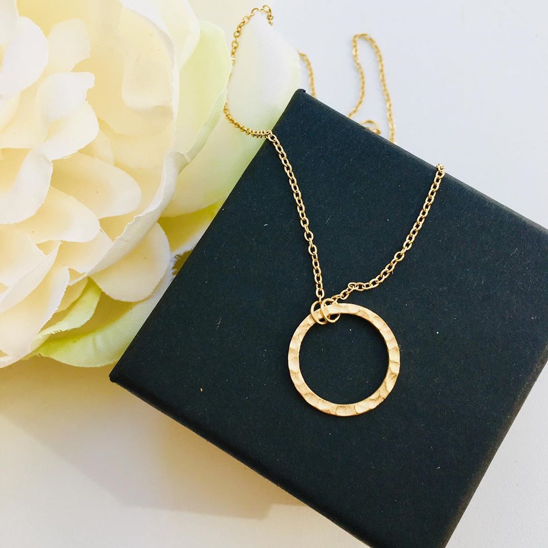 Circle Pendant Necklace - Wrenlee