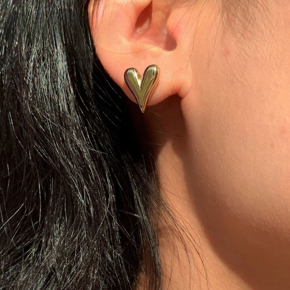 Minimal Heart Stud Earrings